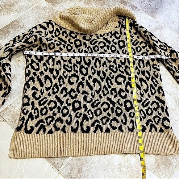 🆕 Rachel Zoe leopard cowl neck long sleeve pullover soft sweater black t… - Picture 4 of 9